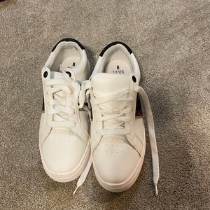 Time and Tru Sneakers